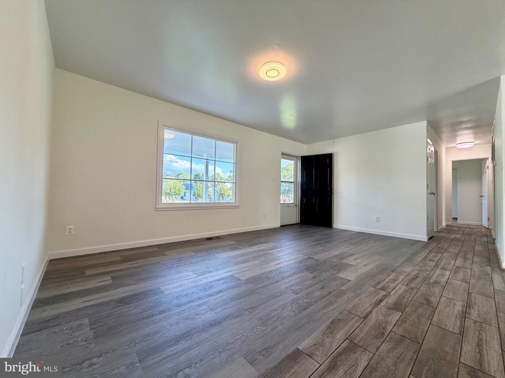 606 W BEECH ROAD W
