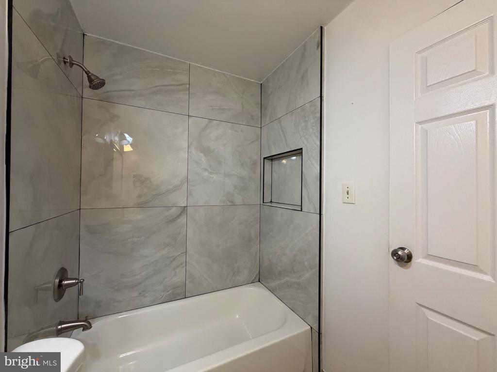 606 W BEECH ROAD W