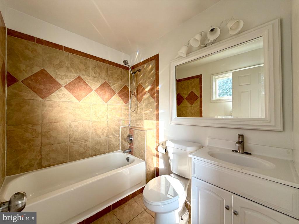 606 W BEECH ROAD W