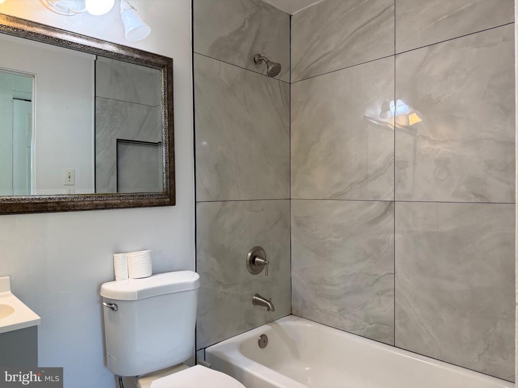 606 W BEECH ROAD W
