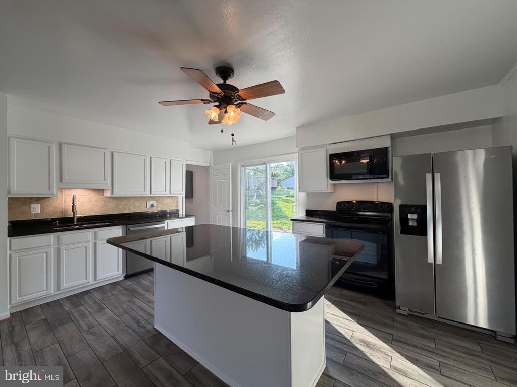 606 W BEECH ROAD W