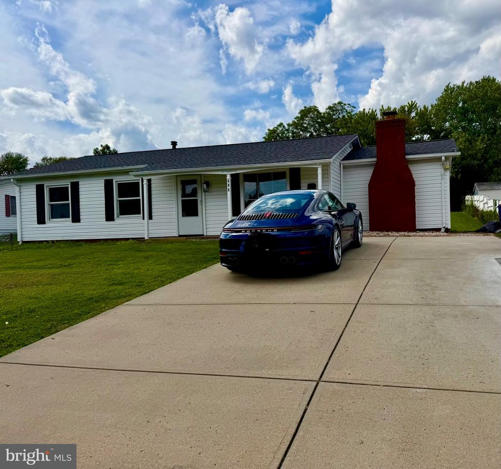 606 W BEECH ROAD W