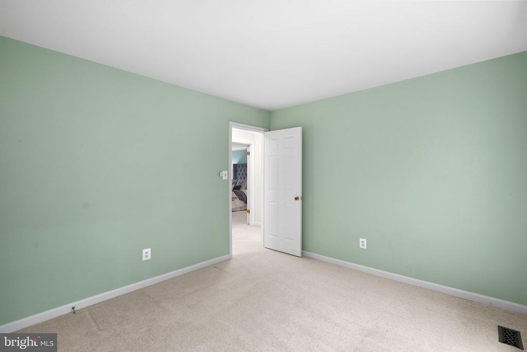 12 TEASDALE COURT
