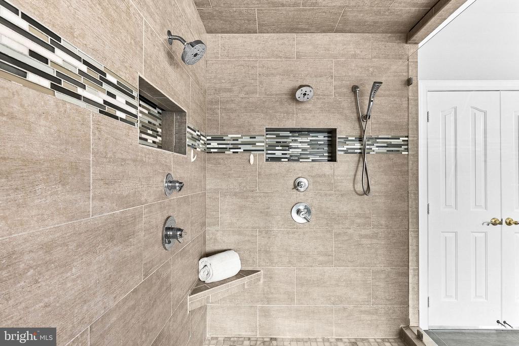 42618 TRAPPE ROCK COURT