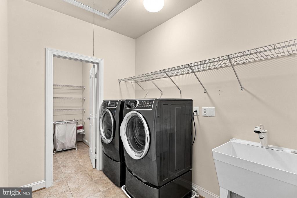 42618 TRAPPE ROCK COURT