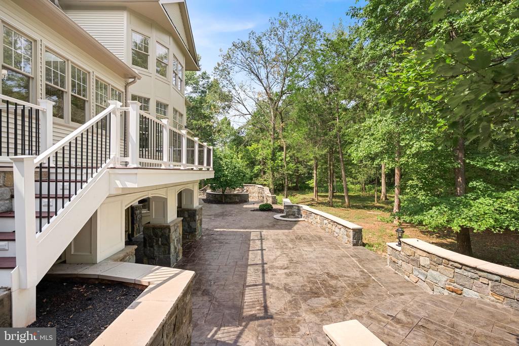 42618 TRAPPE ROCK COURT