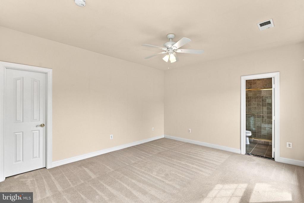 42618 TRAPPE ROCK COURT