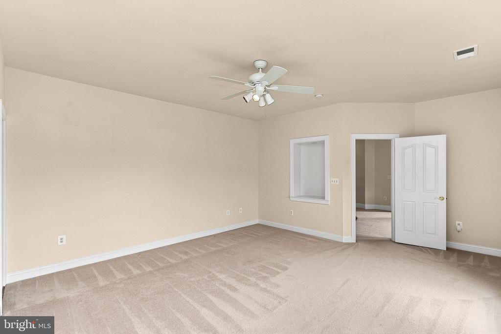 42618 TRAPPE ROCK COURT