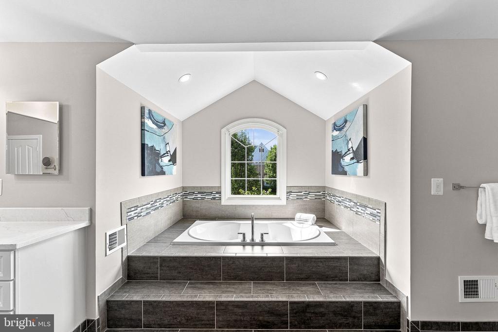 42618 TRAPPE ROCK COURT