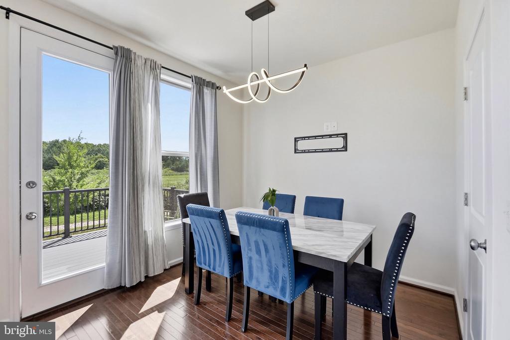 42422 DOGWOOD GLEN SQUARE