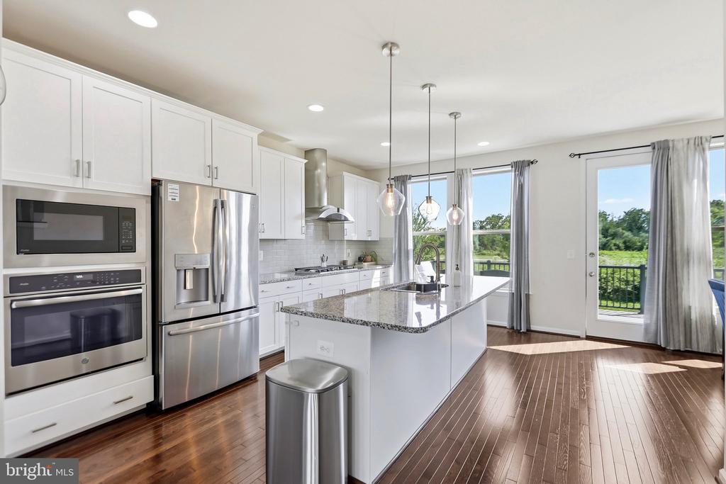 42422 DOGWOOD GLEN SQUARE