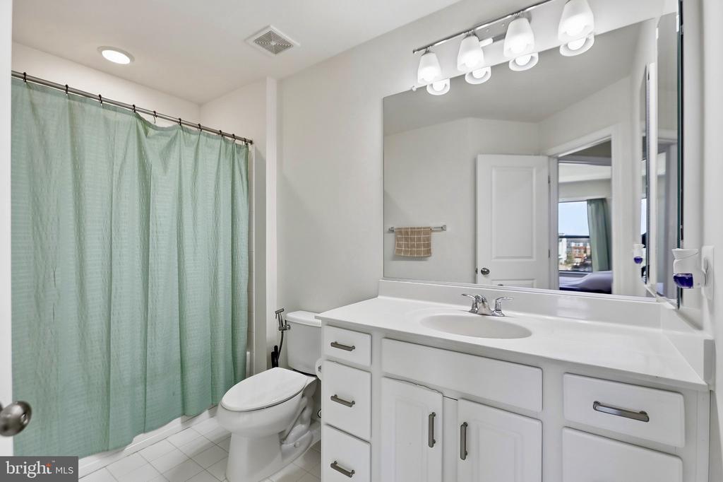 42422 DOGWOOD GLEN SQUARE