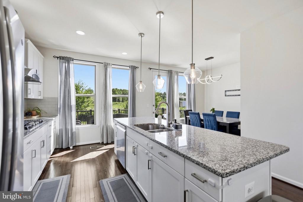 42422 DOGWOOD GLEN SQUARE