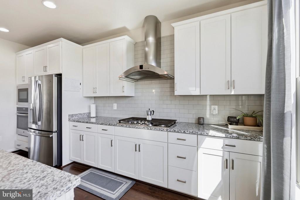 42422 DOGWOOD GLEN SQUARE