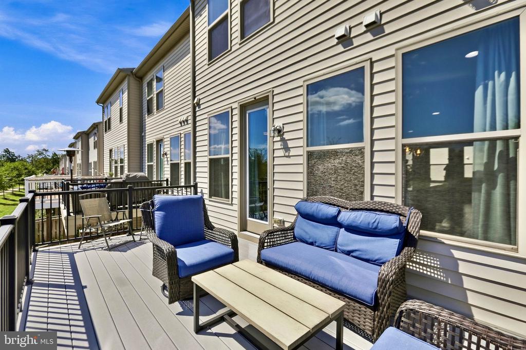 42422 DOGWOOD GLEN SQUARE
