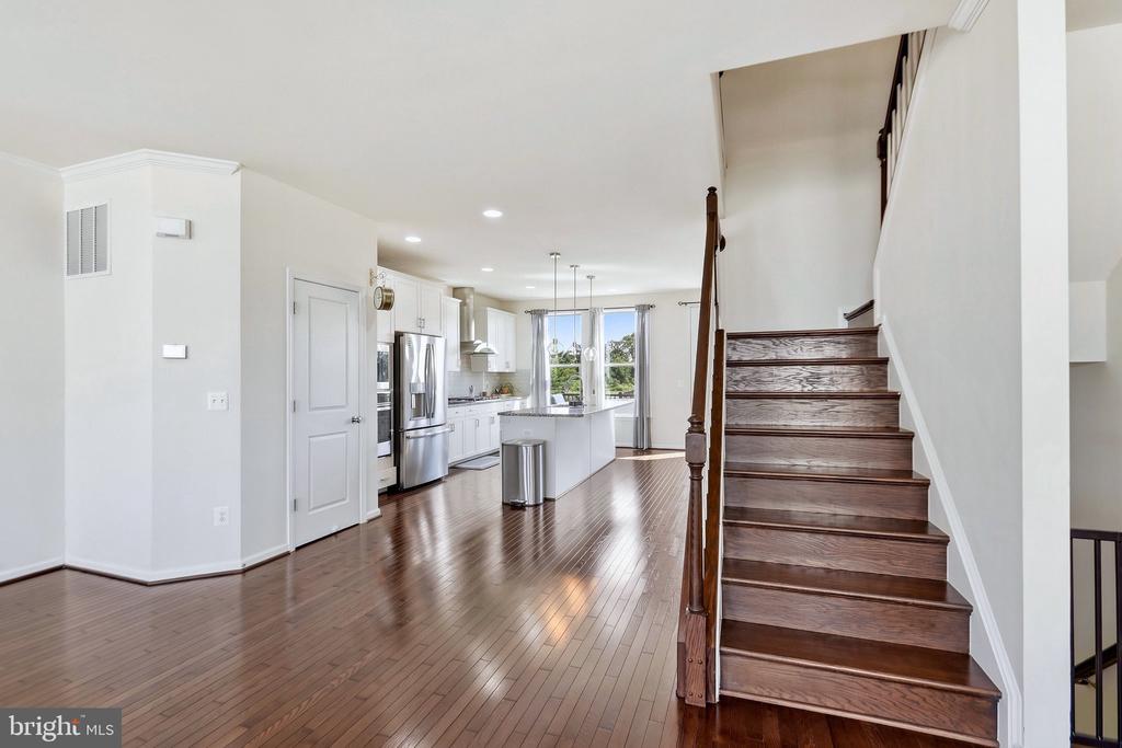 42422 DOGWOOD GLEN SQUARE