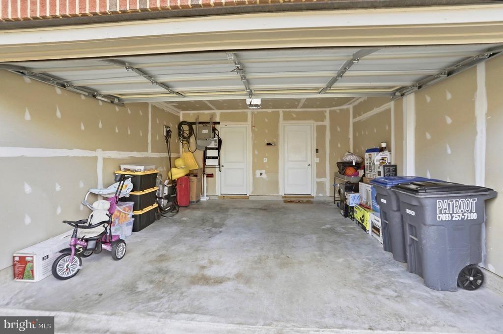42422 DOGWOOD GLEN SQUARE