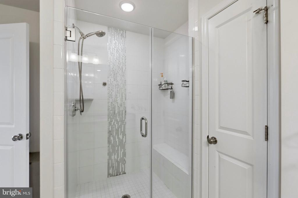 42422 DOGWOOD GLEN SQUARE
