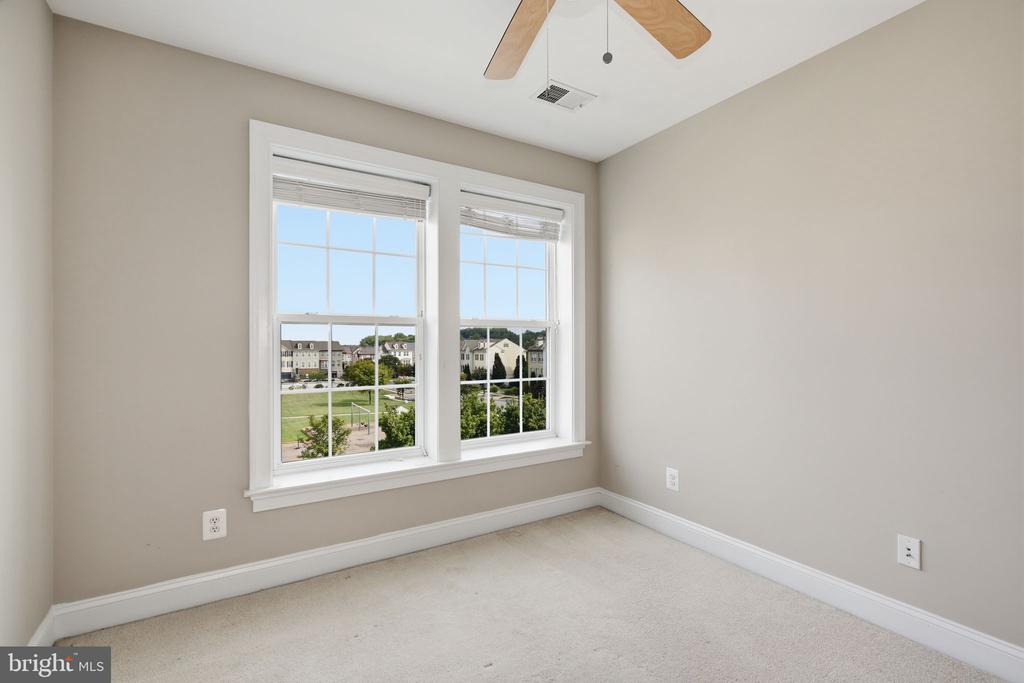 505 FLAMEFLOWER TERRACE SE