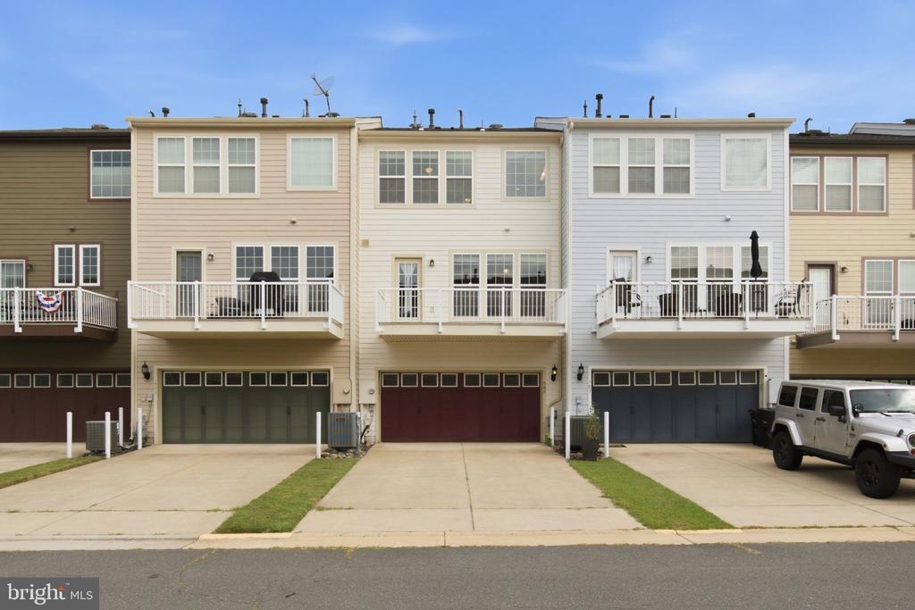 505 FLAMEFLOWER TERRACE SE