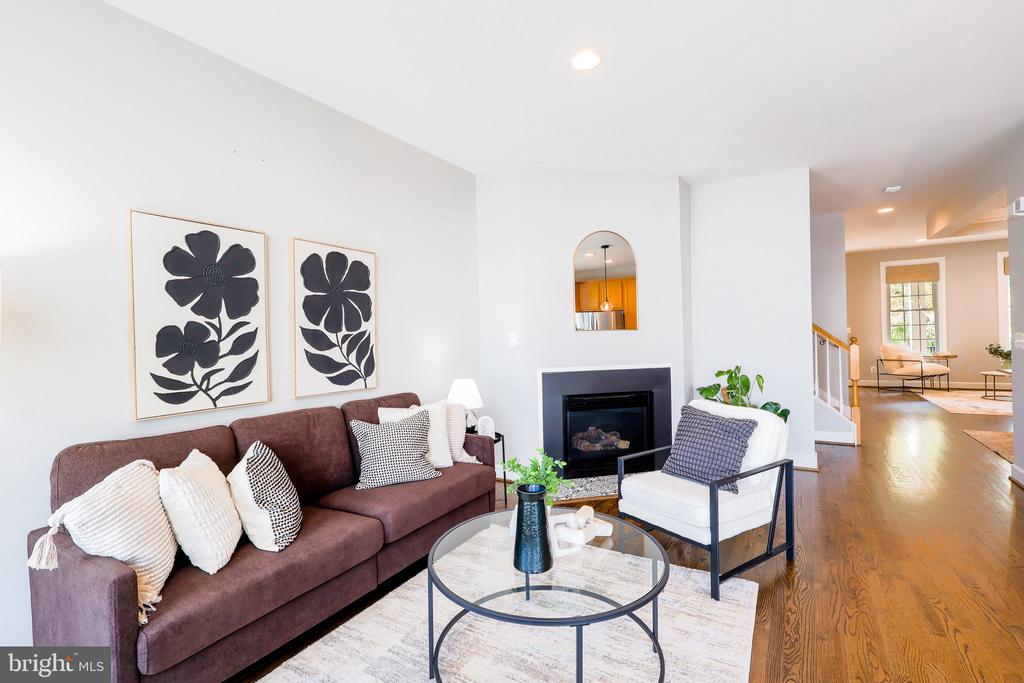 41060 DORATI SQUARE