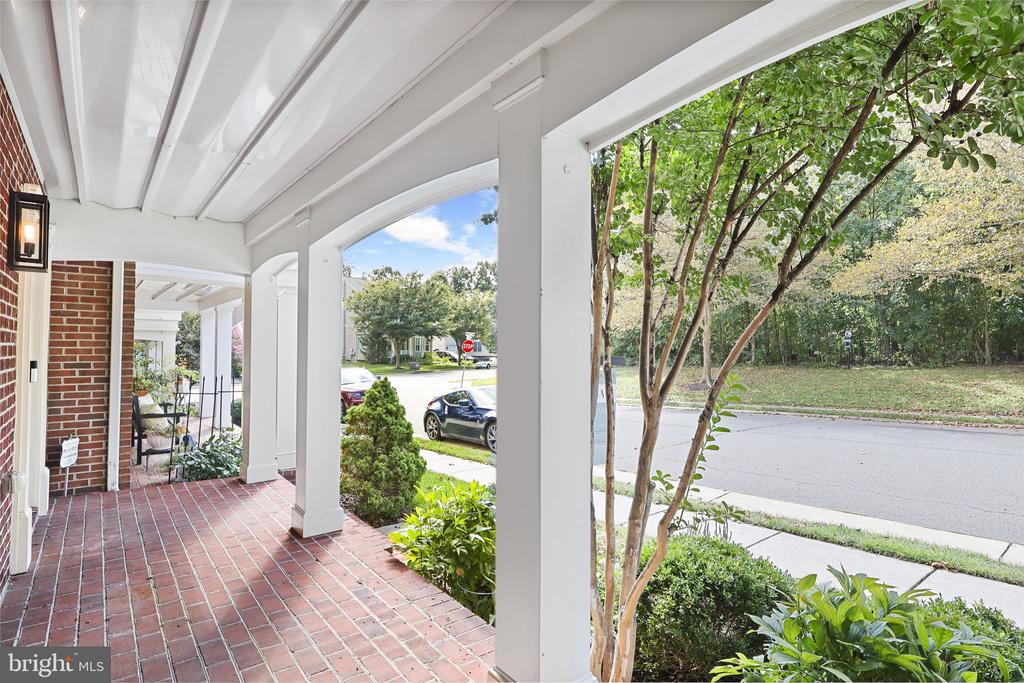 41060 DORATI SQUARE
