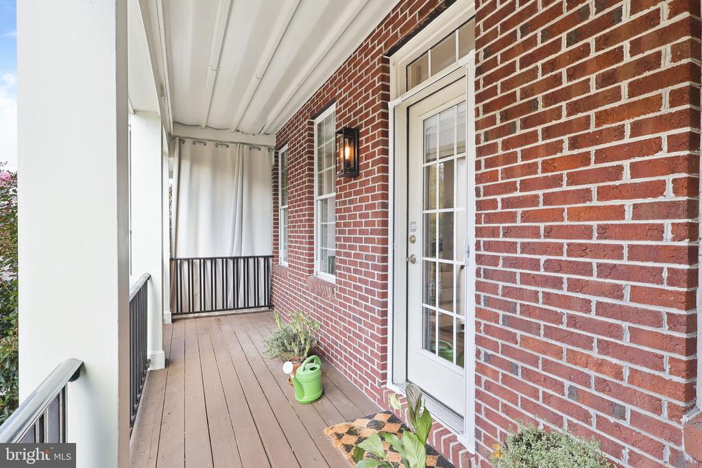 41060 DORATI SQUARE