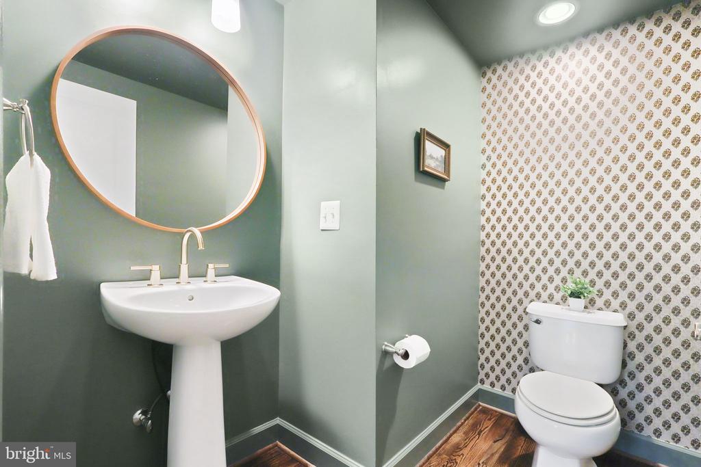 41060 DORATI SQUARE
