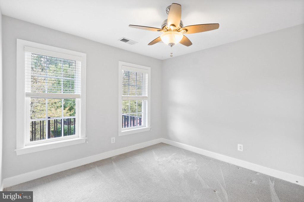 41060 DORATI SQUARE