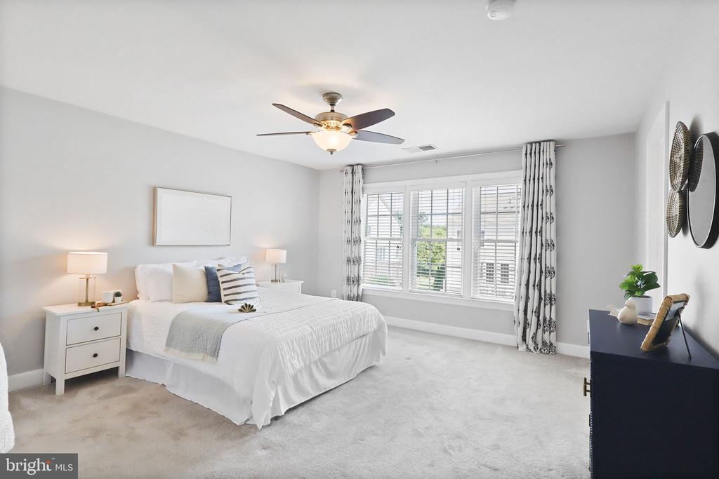 41060 DORATI SQUARE