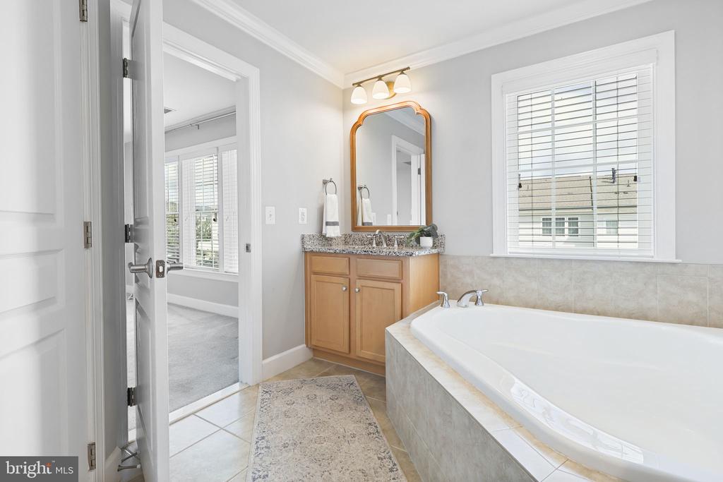 41060 DORATI SQUARE
