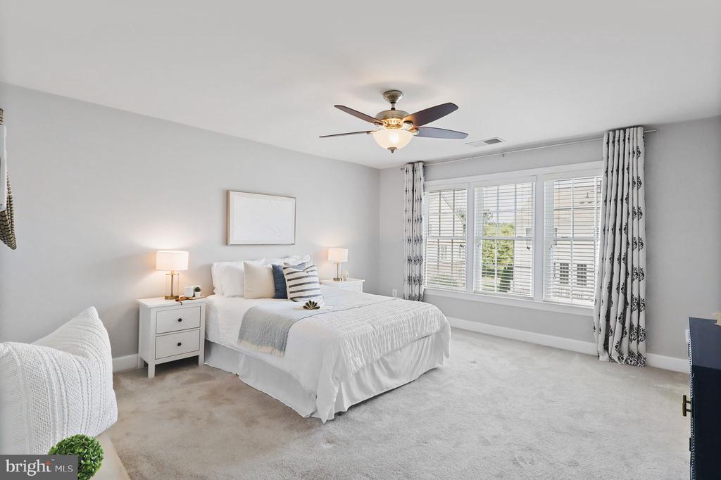 41060 DORATI SQUARE