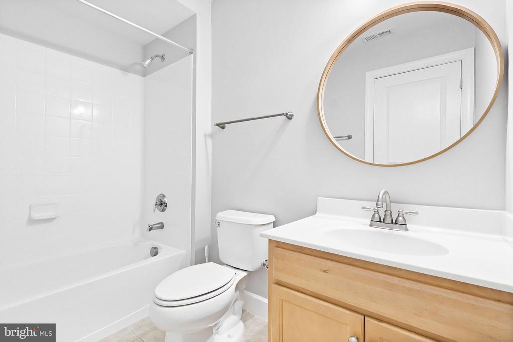 41060 DORATI SQUARE