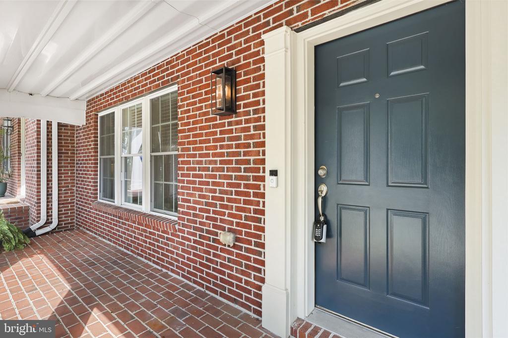 41060 DORATI SQUARE