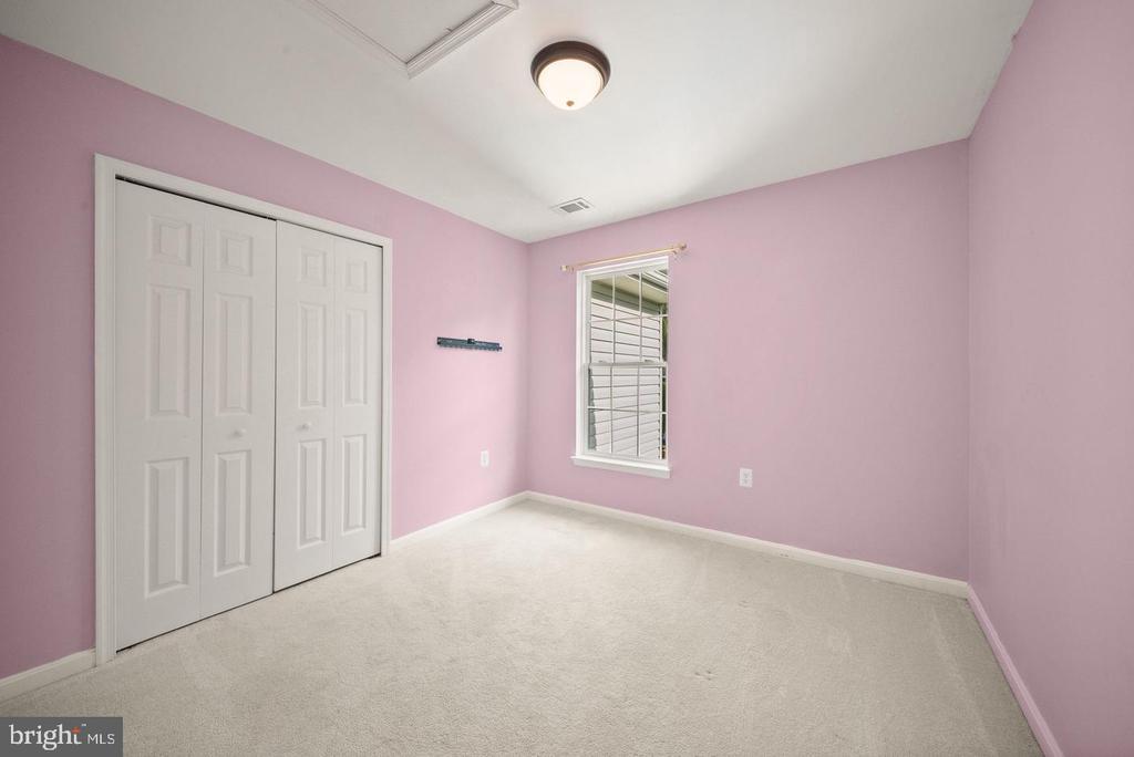 17276 MAGIC MOUNTAIN DRIVE