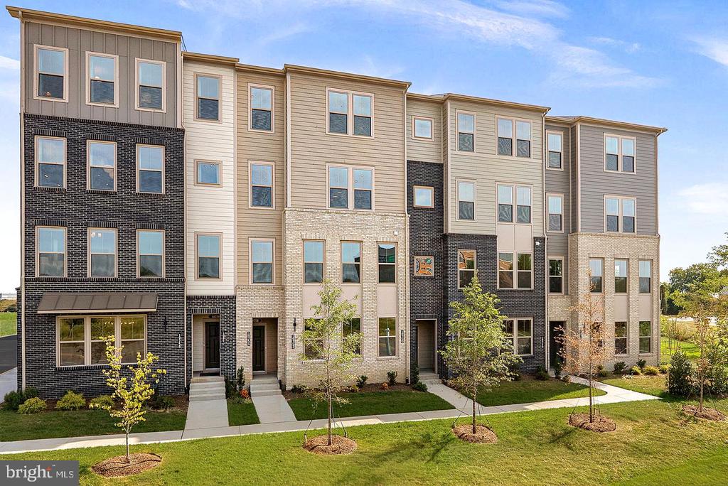 19712 MISTY MOSS SQUARE