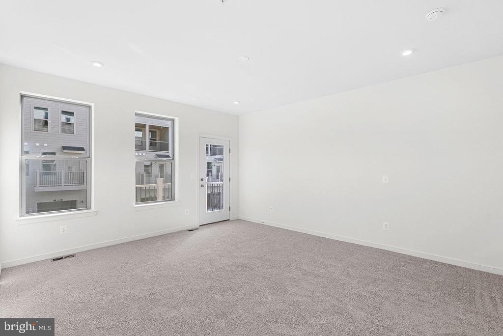 19712 MISTY MOSS SQUARE