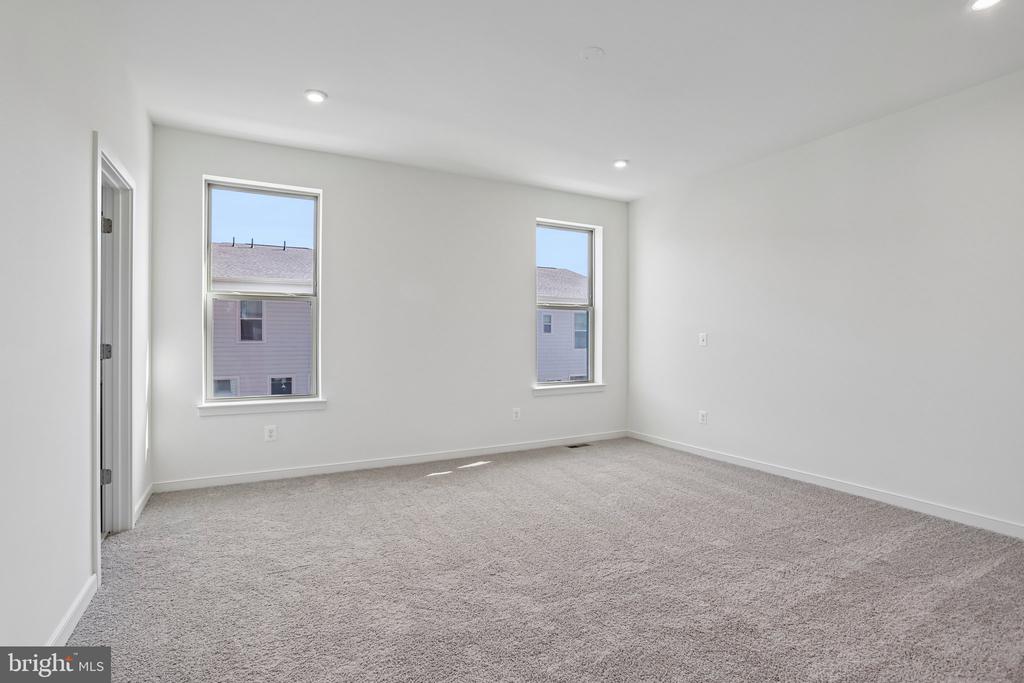 19712 MISTY MOSS SQUARE
