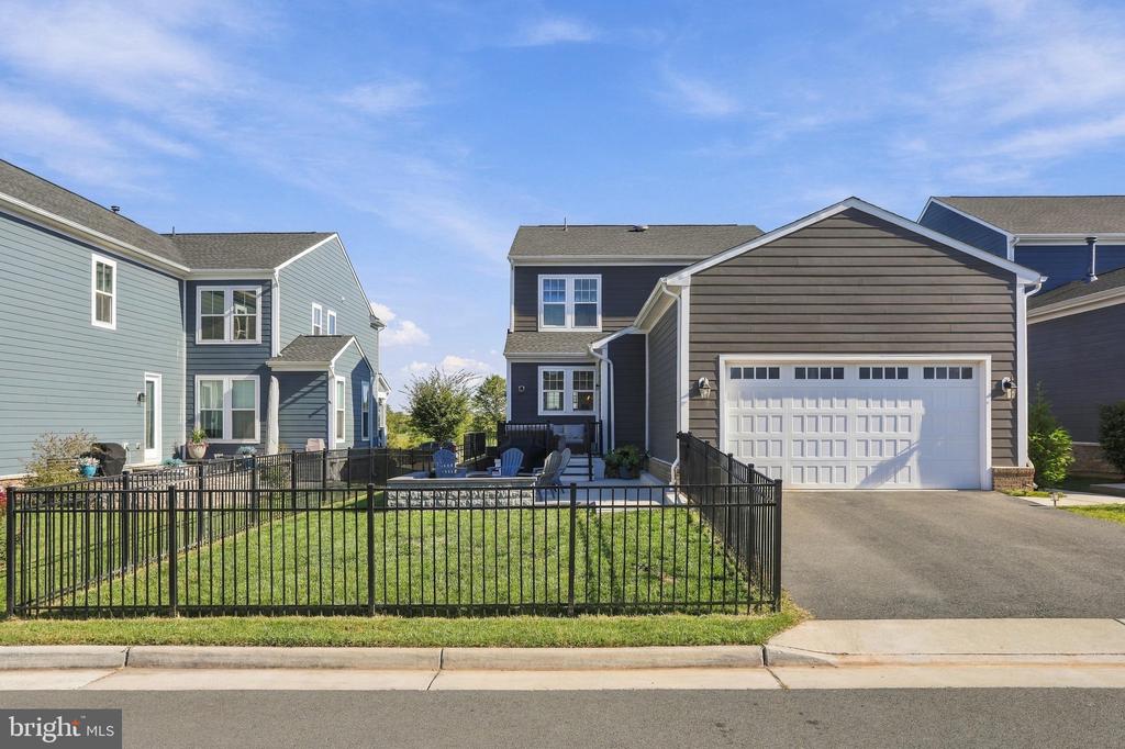 1010 COUBERTIN DRIVE SE