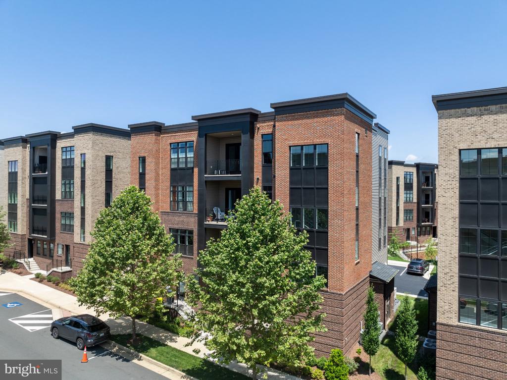 43442 CROSON LANE Unit: 100
