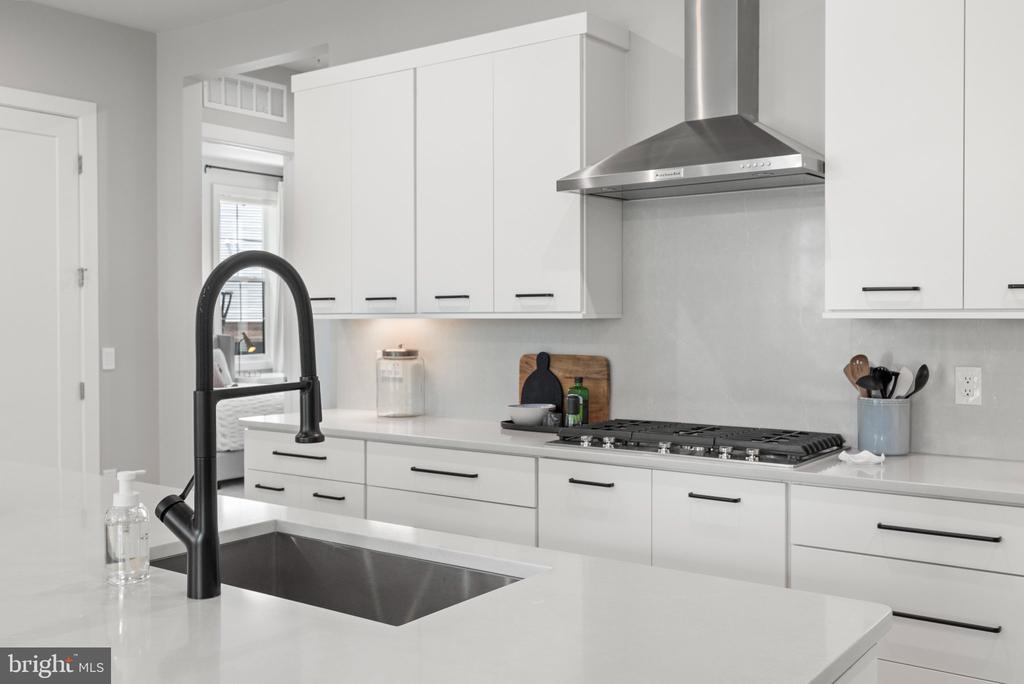 43442 CROSON LANE Unit: 100