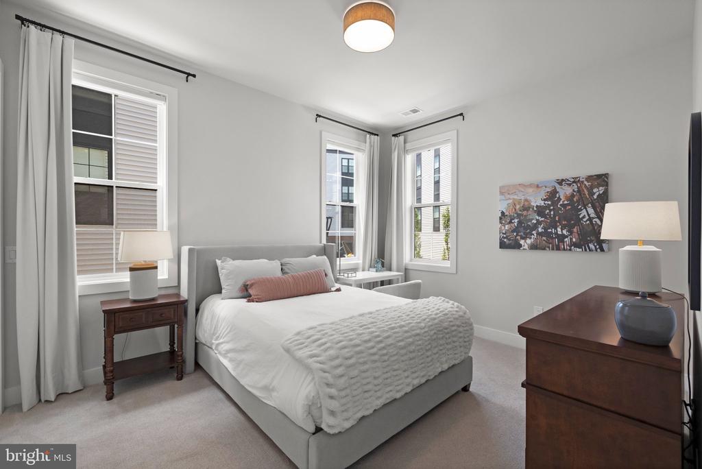43442 CROSON LANE Unit: 100
