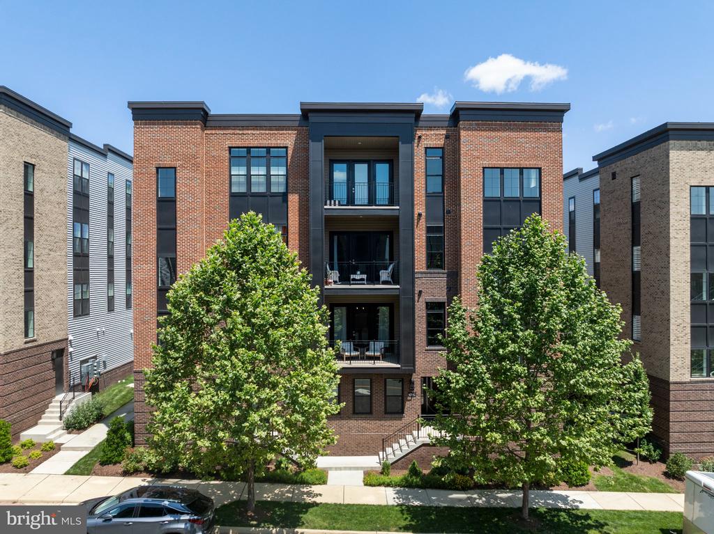 43442 CROSON LANE Unit: 100