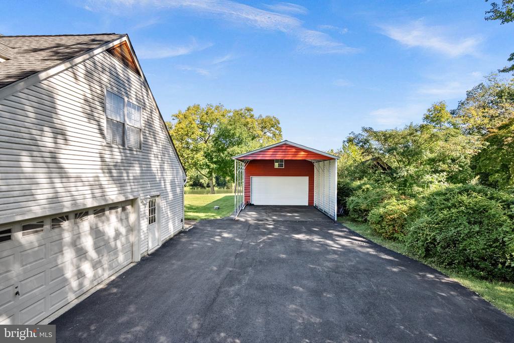 19091 YOUNGS CLIFF ROAD