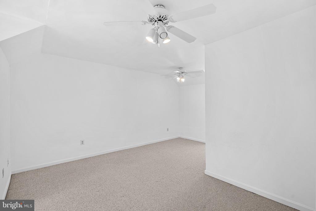 19091 YOUNGS CLIFF ROAD