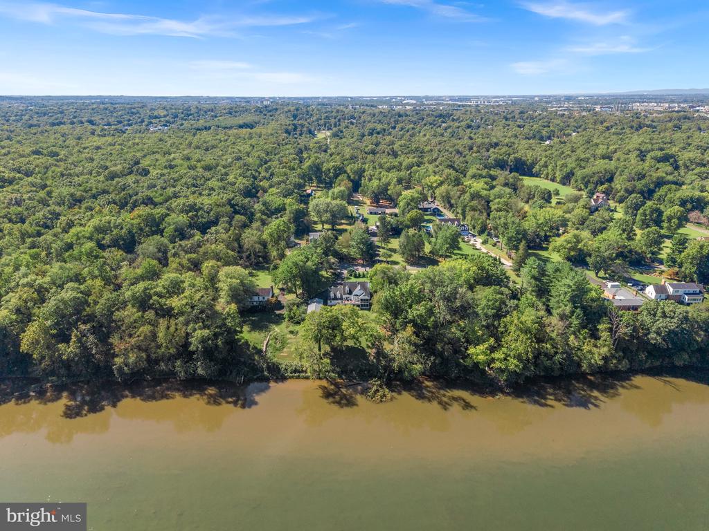 19091 YOUNGS CLIFF ROAD