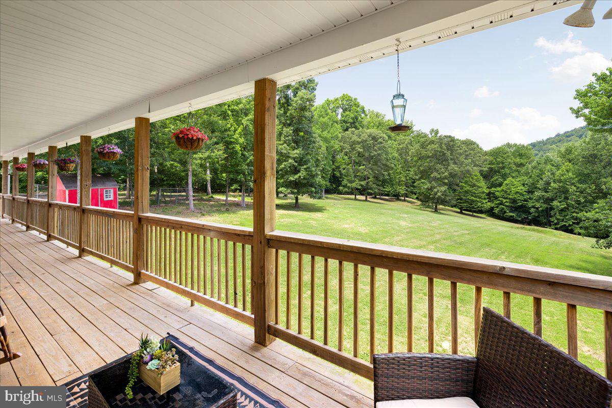 2884 Thoroughfare Rd