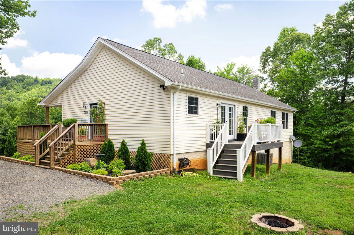 2884 Thoroughfare Rd