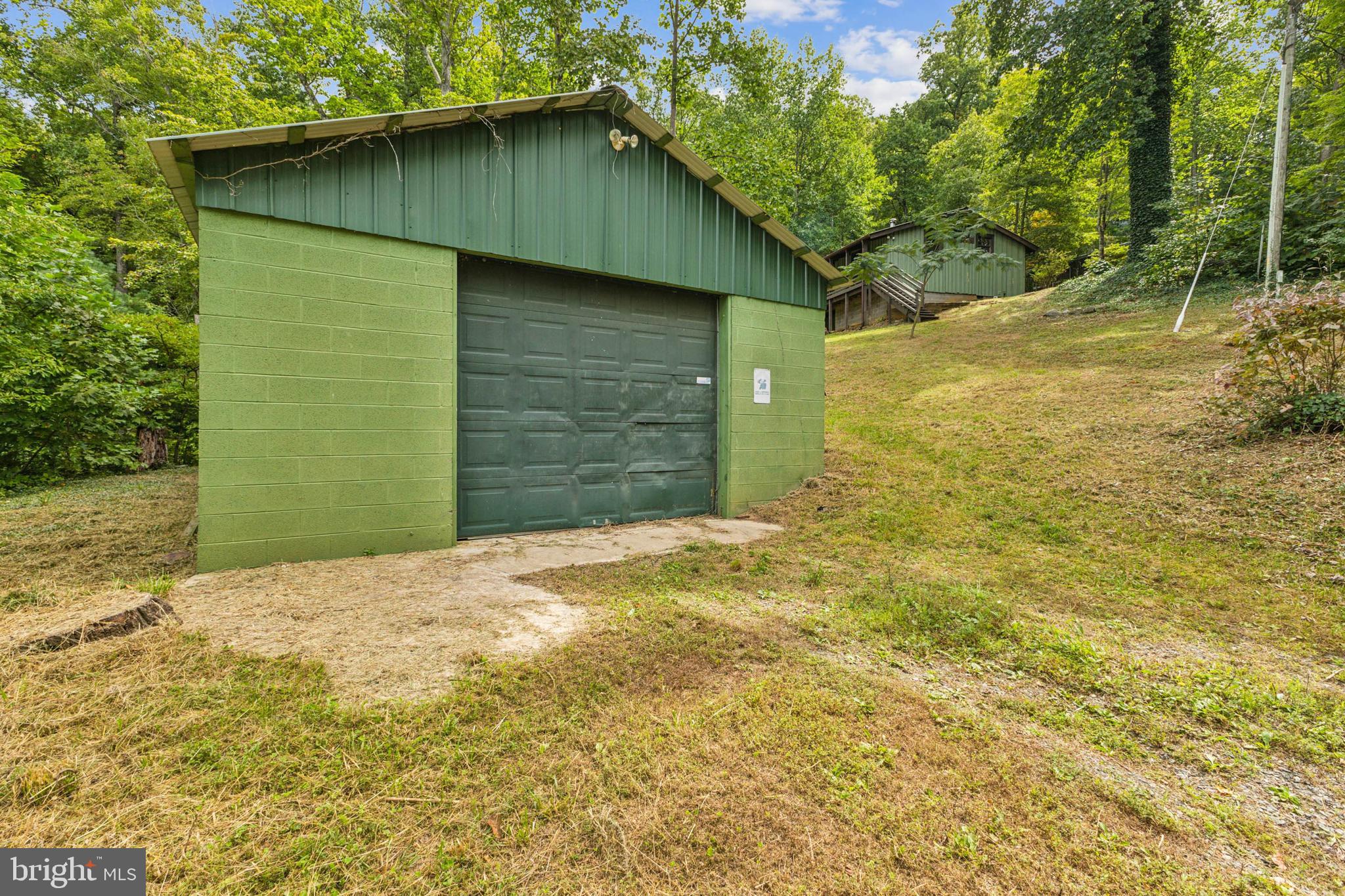 97 Florence Ln