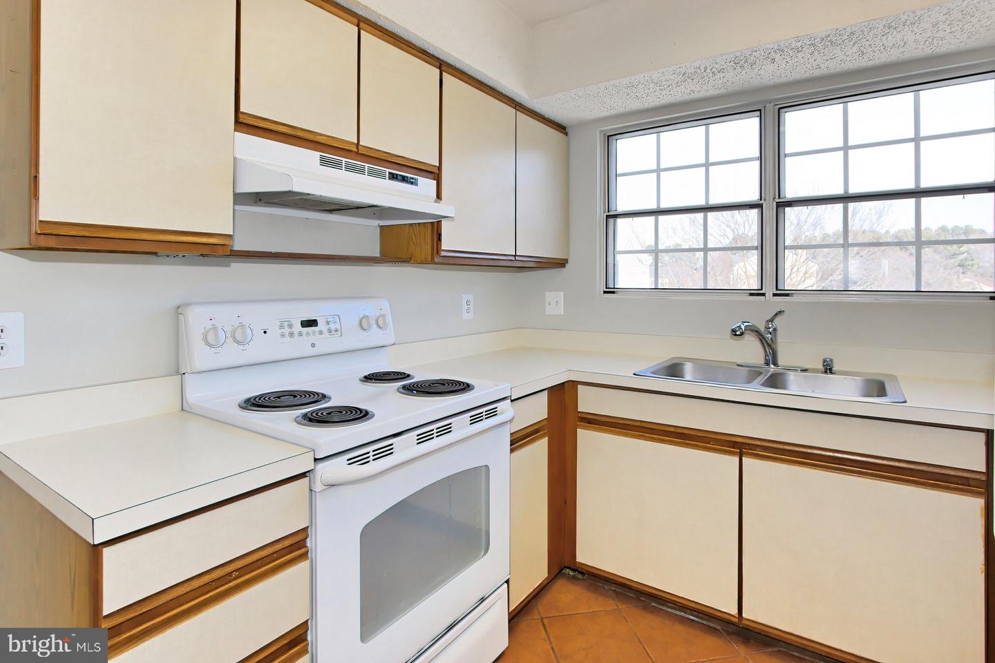 9320 CASPIAN WAY Unit: 302